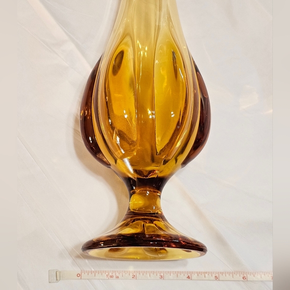 Viking "Epic", 22", Six Petal Swung, Blown Glass Vase - Picture 5 of 8